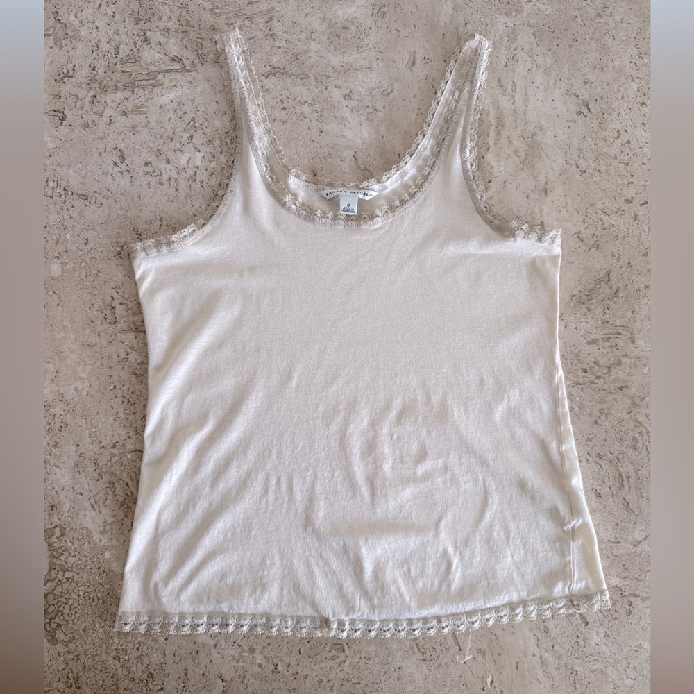 VINTAGE Y2K Banana Republic Lace Trimmed Tank